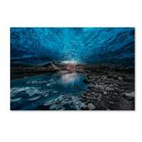 Marcă comercială Fine Art 'Ice Cave' Canvas Art de Javier de la